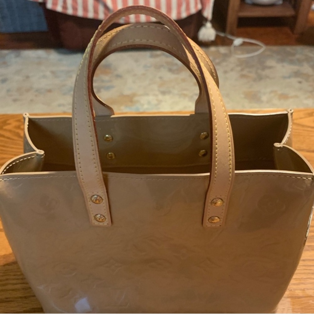 Authentic small Vernis Loui vouitton   baige /tan